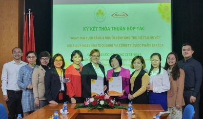 Công ty dược phẩm Takeda đến thăm và làm việc với Quỹ Ngày mai tươi sáng